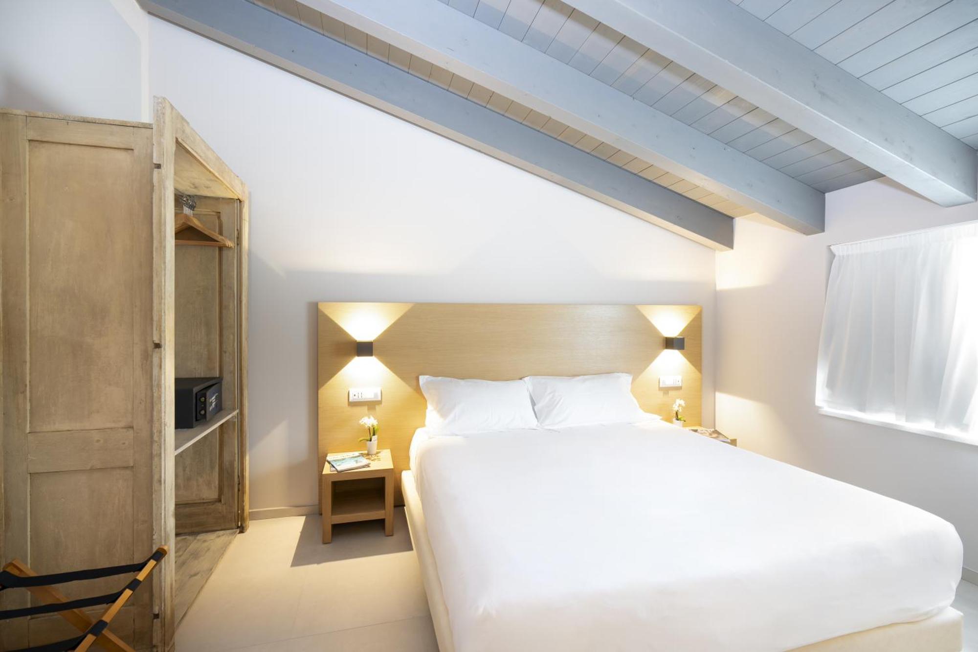 Ros'E Mari Green Home Hotel โอริสตาโน ภายนอก รูปภาพ